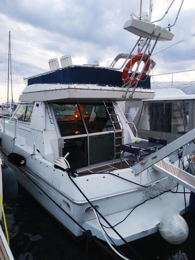 Ferretti 36 ' Bateau A Quai Vieux-Port Cannes Festival La Croisette Exterior photo