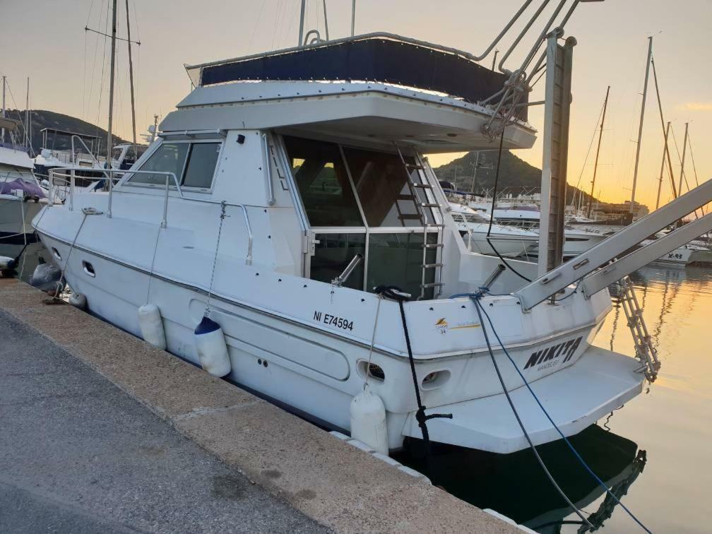 Ferretti 36 ' Bateau A Quai Vieux-Port Cannes Festival La Croisette Exterior photo